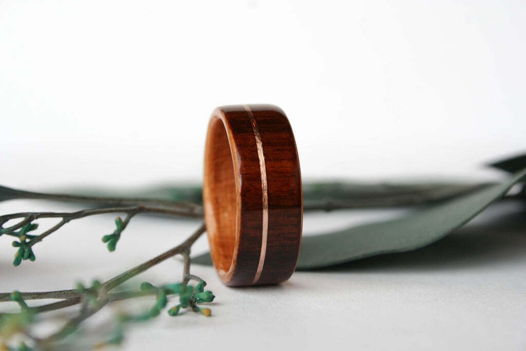 thick_cross_grain_santos_rosewood_ring_with_offset_14k_rose_gold_inlay-3 Img