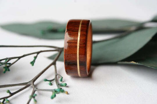 thick_cross_grain_santos_rosewood_ring_with_offset_14k_yellow_gold_inlay-3 Img